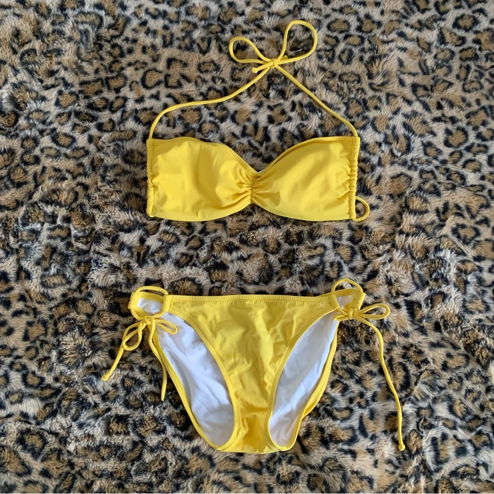 💛Vintage Victoria’s Secret Teeny Yellow Bikini💛